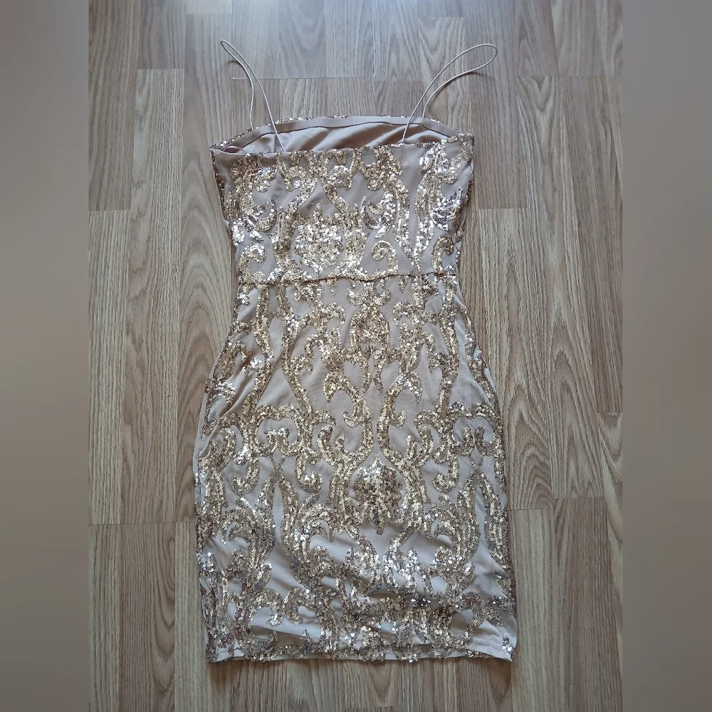 Lovely Day Women's Elegant Rose Gold Sequin Dress - Picture 4 of 9